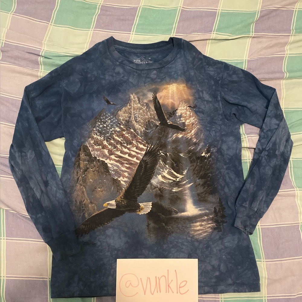 the mountain eagle long sleeve shirt
size is a men's medium
